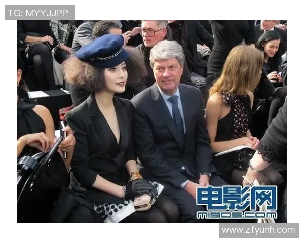 足球明星的黑色魅力展现出高级时尚与个性风格的完美结合